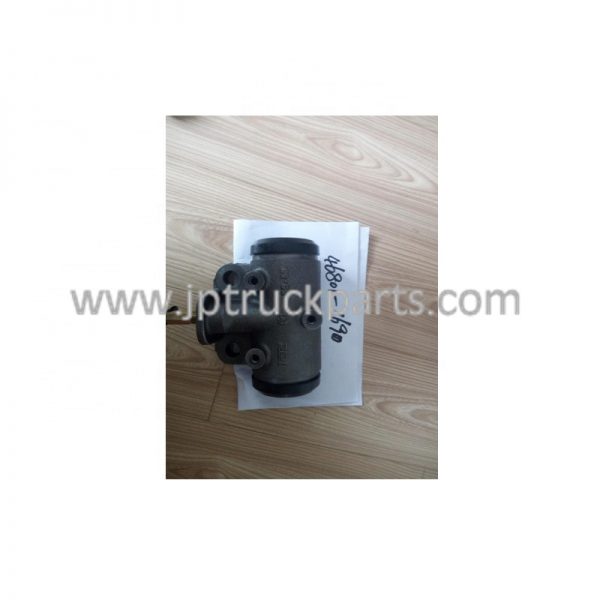 clutch master cylinder 46801-1690 1