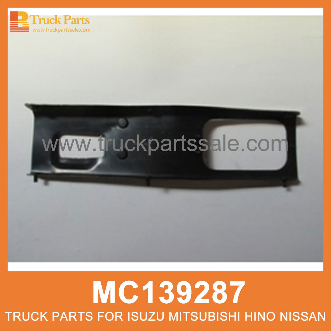 Bracket Right Front Bumper MC139287 for Mitsubishi truck Parachoques delantero derecho del soporte