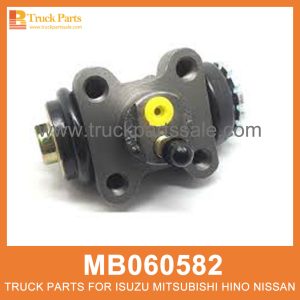 Cylinder Right Rear Wheel with Bleeding Screw MB060582 for Mitsubishi truck Cilindro اسطوانة