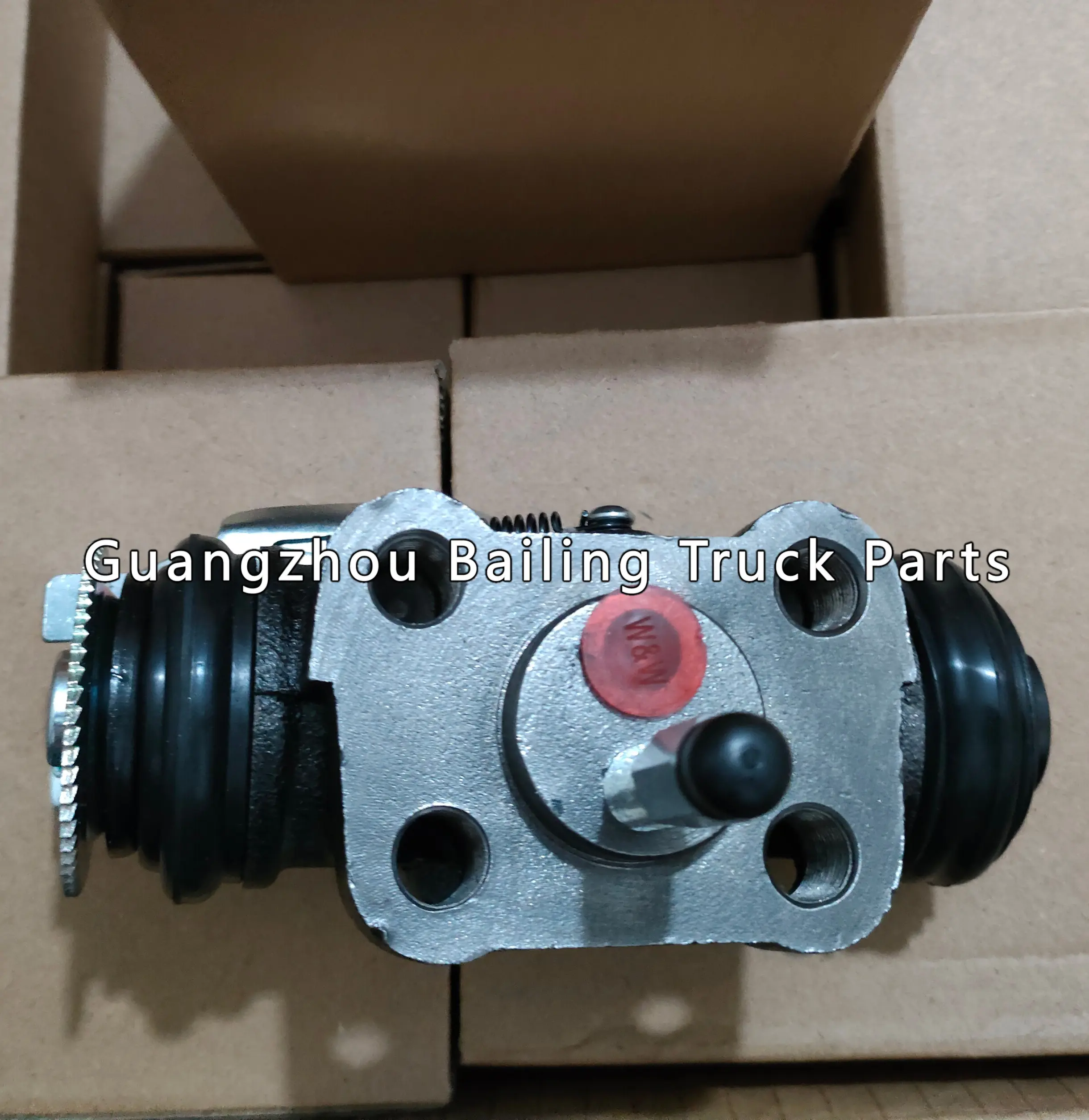 MK356639 Cylinder Left Rear Wheel with Bleeding Screw for Mitsubishi truck